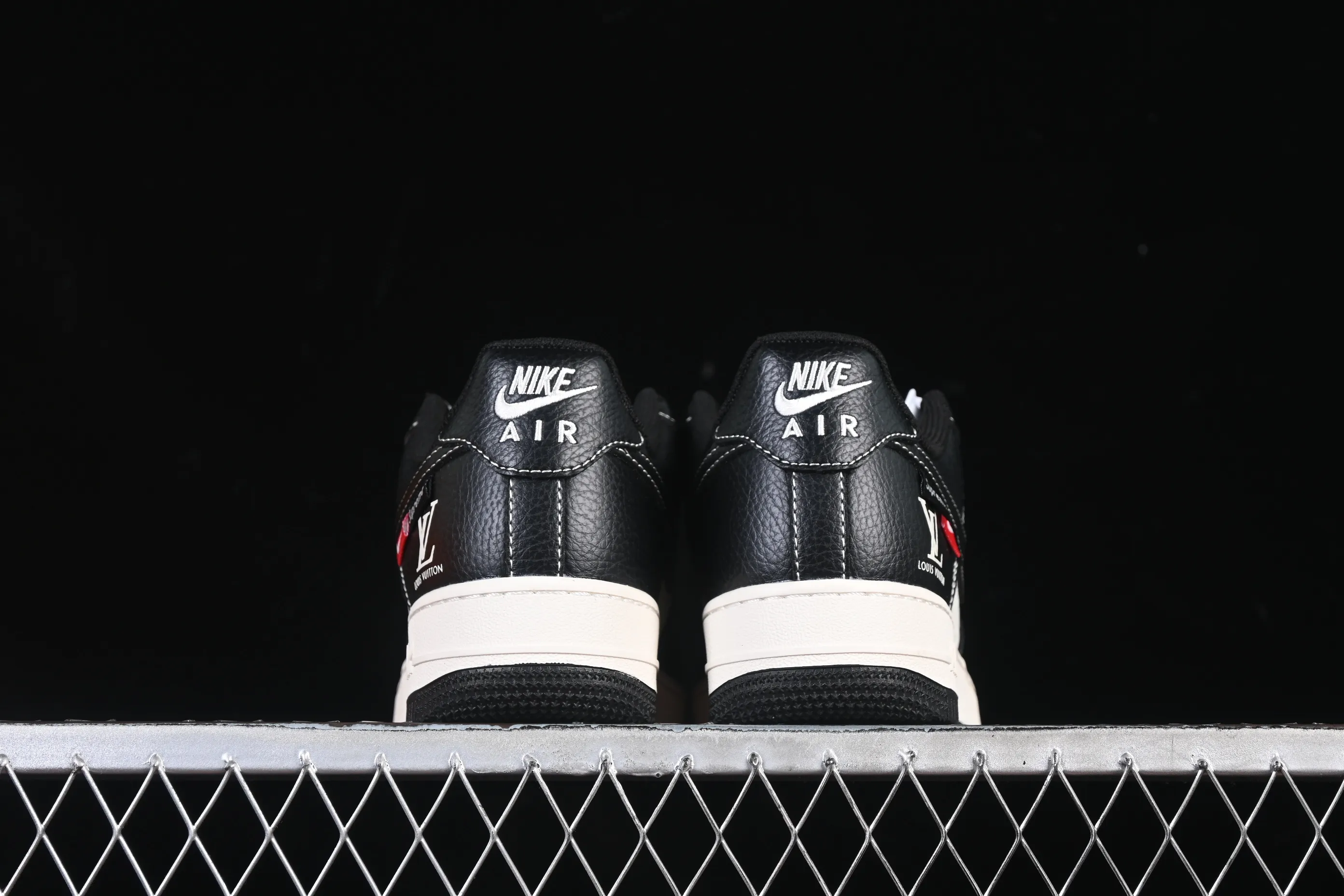 All categories Nk Air Force 1 Air Force series Nk Air Force 1 Low Air Force low-top Nike Air Force 1'07 Low LV joint beige black red small double hook Air Force 1 low-top casual sneakers MZ9588-813